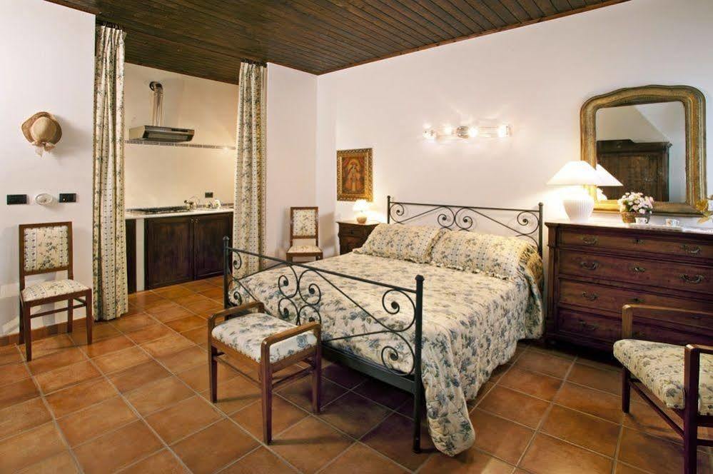 Aparthotel La Maragliana Castel Rocchero Exterior foto